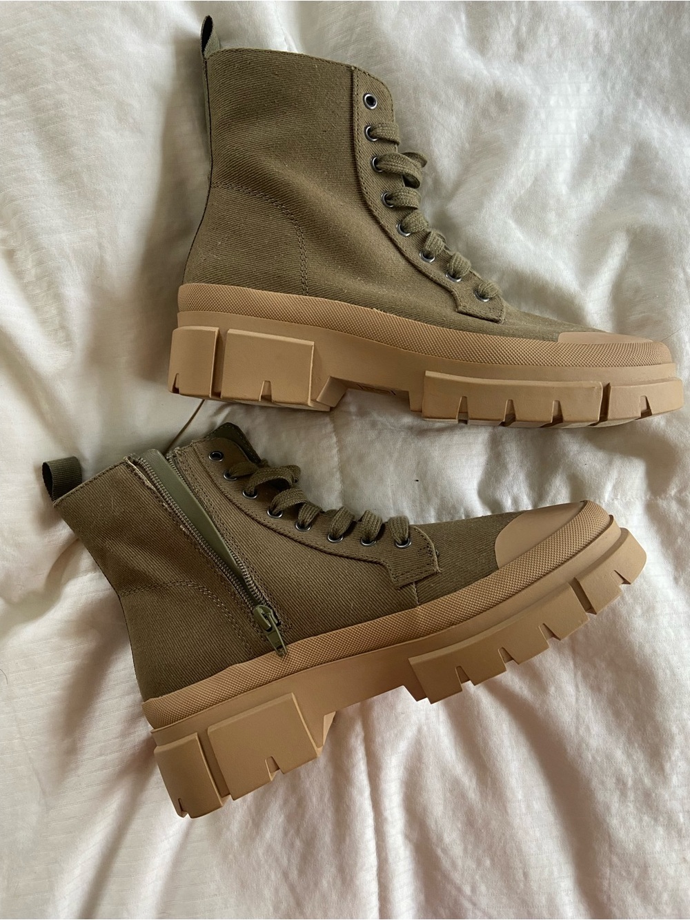 Chunky Lug Sole Combat Boots - Olive and Tan - Picture 5 of 6